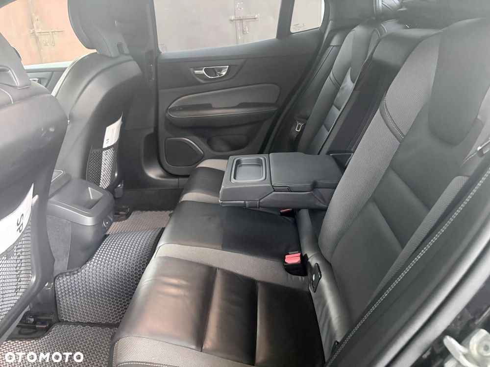 Volvo S60 B4 B R-Design - 10
