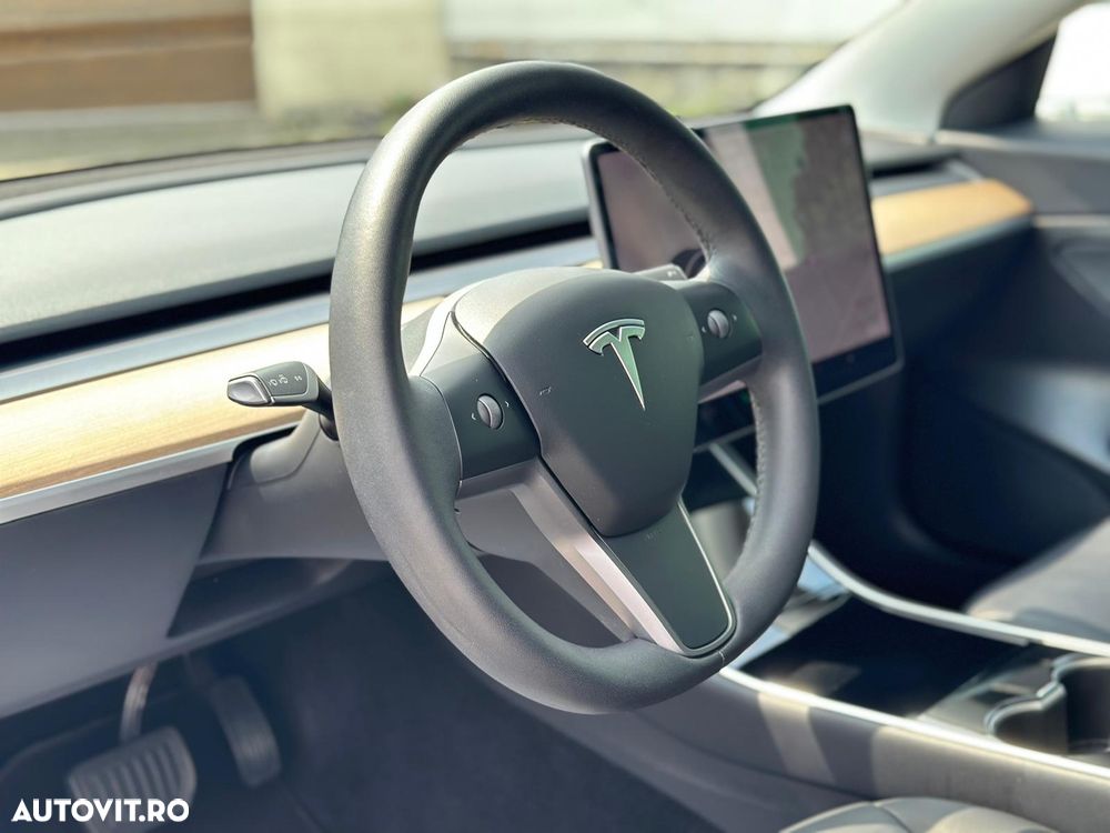 Tesla Model 3 Standard Reichweite Plus Hinterradantrieb - 17