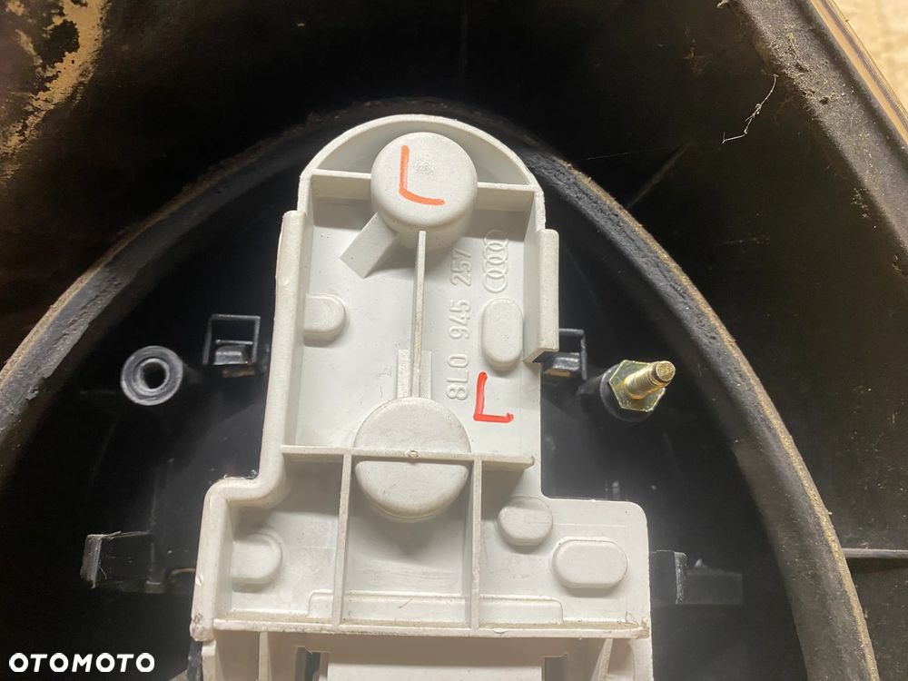 LAMPA TYLNA LEWA AUDI A3 8L 8L0945257 - 5