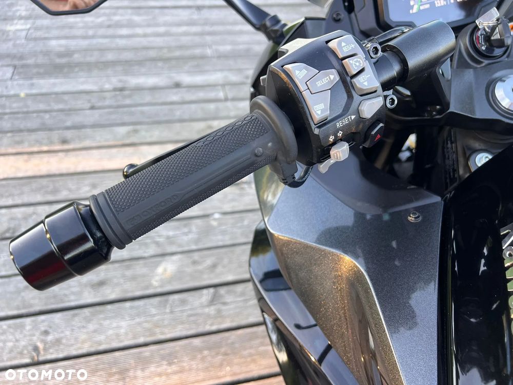 Kawasaki Ninja 1000 SX - 36