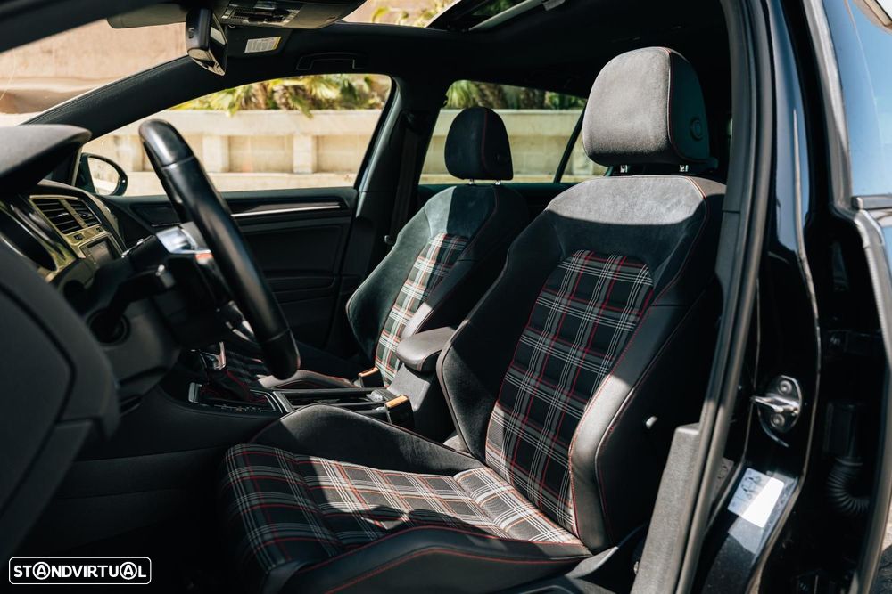 VW Golf 2.0 TSi GTi DSG Performance - 18