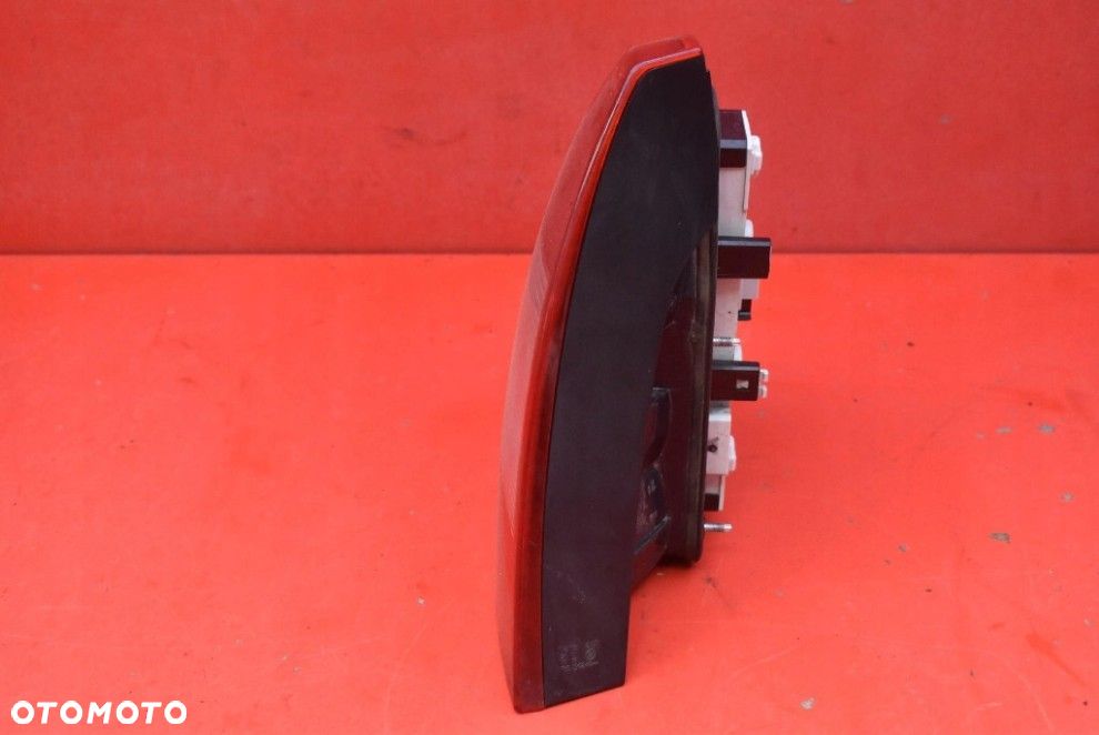 LAMPA LEWA TYŁ TYLNA 1Z5945095B SKODA OCTAVIA 2 II 5D HB LIFT 08-13 - 2