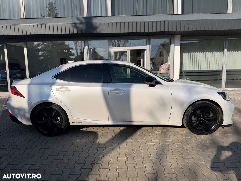 Lexus Seria IS 300h Aut. Luxury - 2