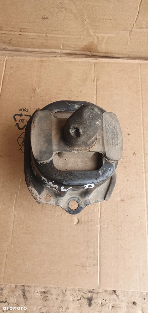 Łapa poduszka silnika prawa BMW X5 E70 Lift 3.0D 6793018 - 2