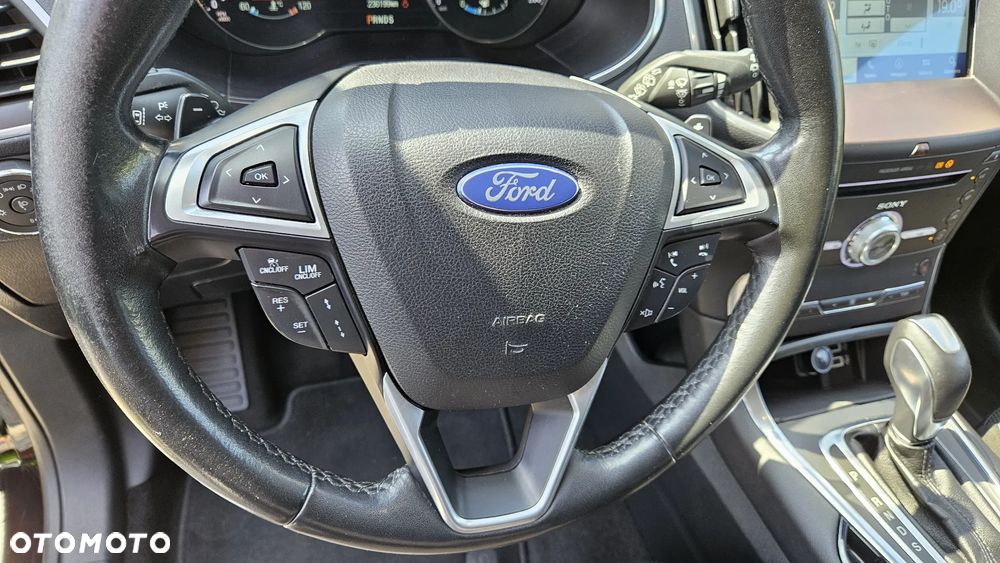 Ford S-Max - 11