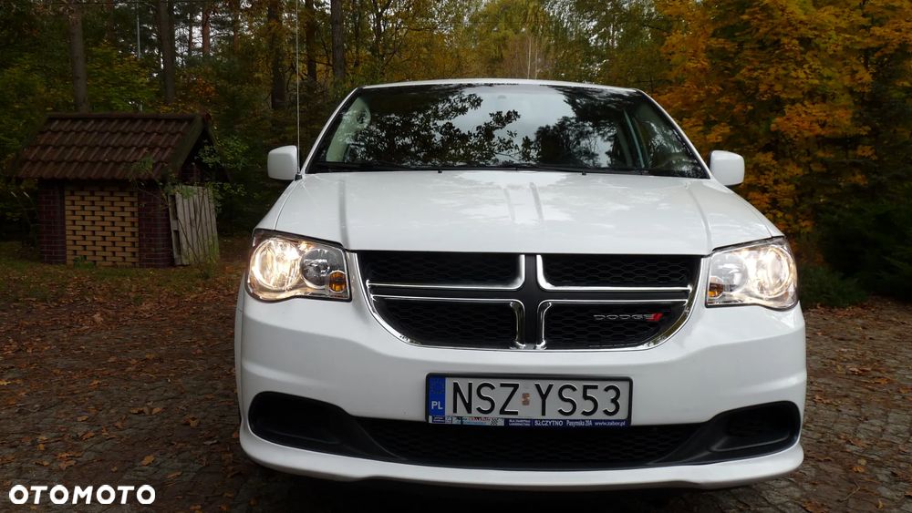 Dodge Grand Caravan - 2