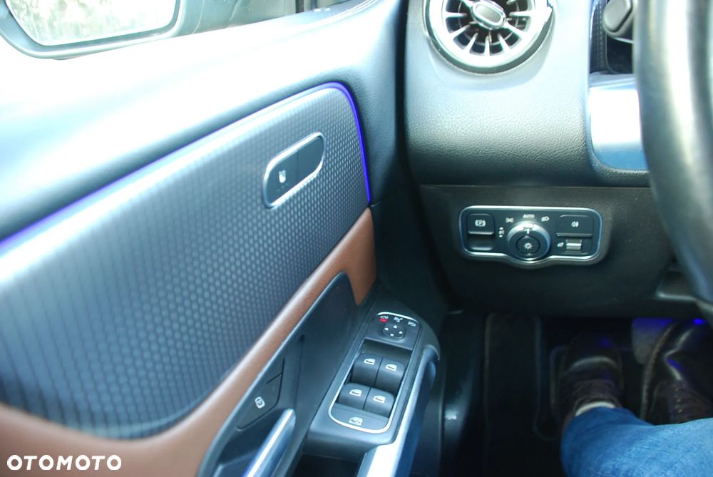 Mercedes-Benz GLB 200 d 8G-DCT Progressive - 23