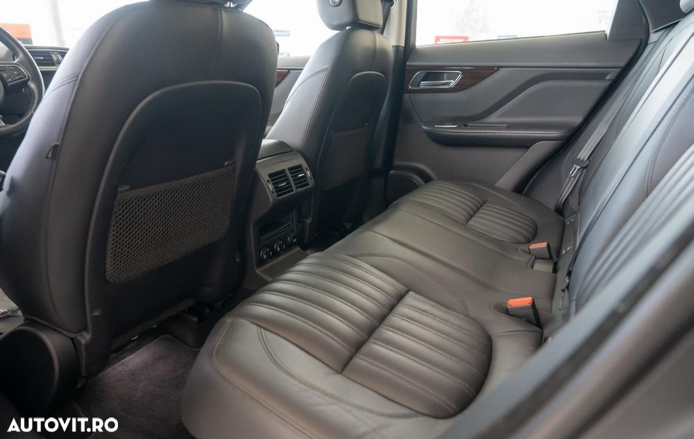 Jaguar F-Pace 20d Aut. Portfolio - 17