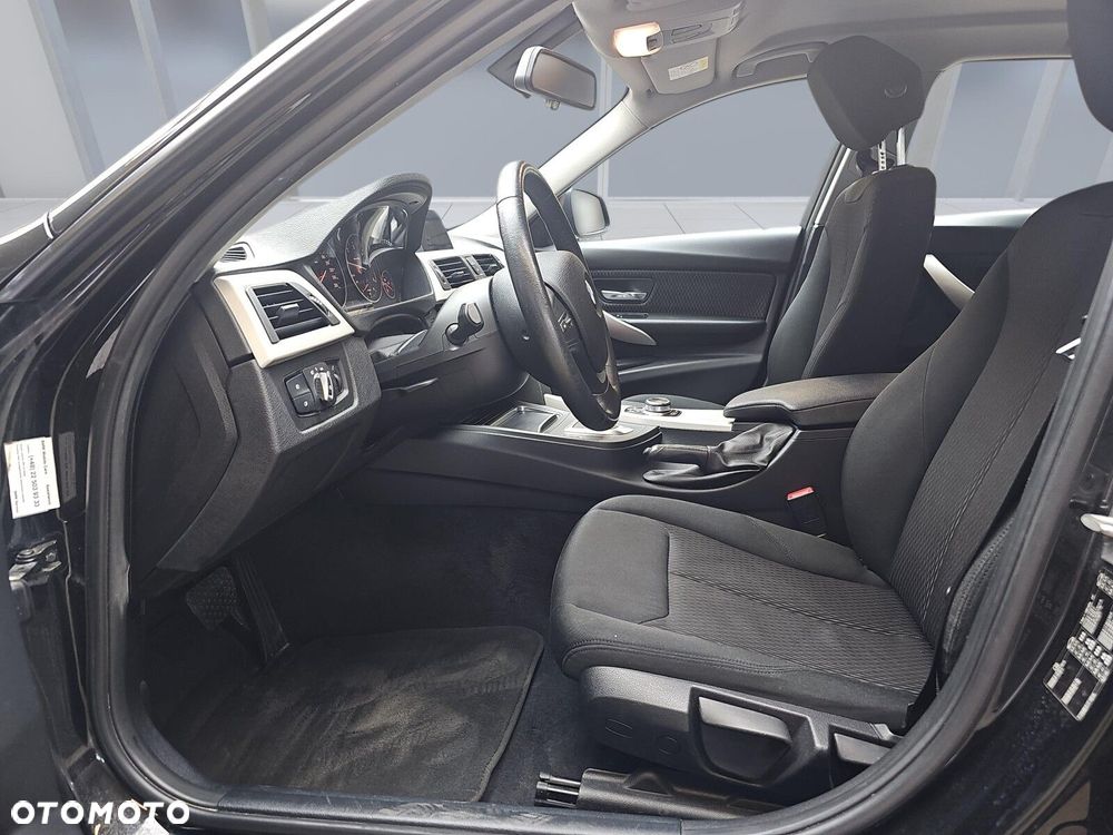 BMW Seria 3 318d - 9
