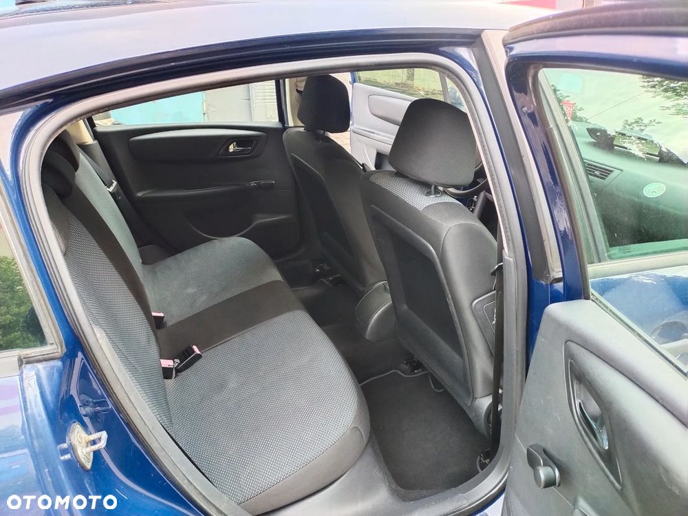 Citroën C4 1.4 16V CoolTech - 9