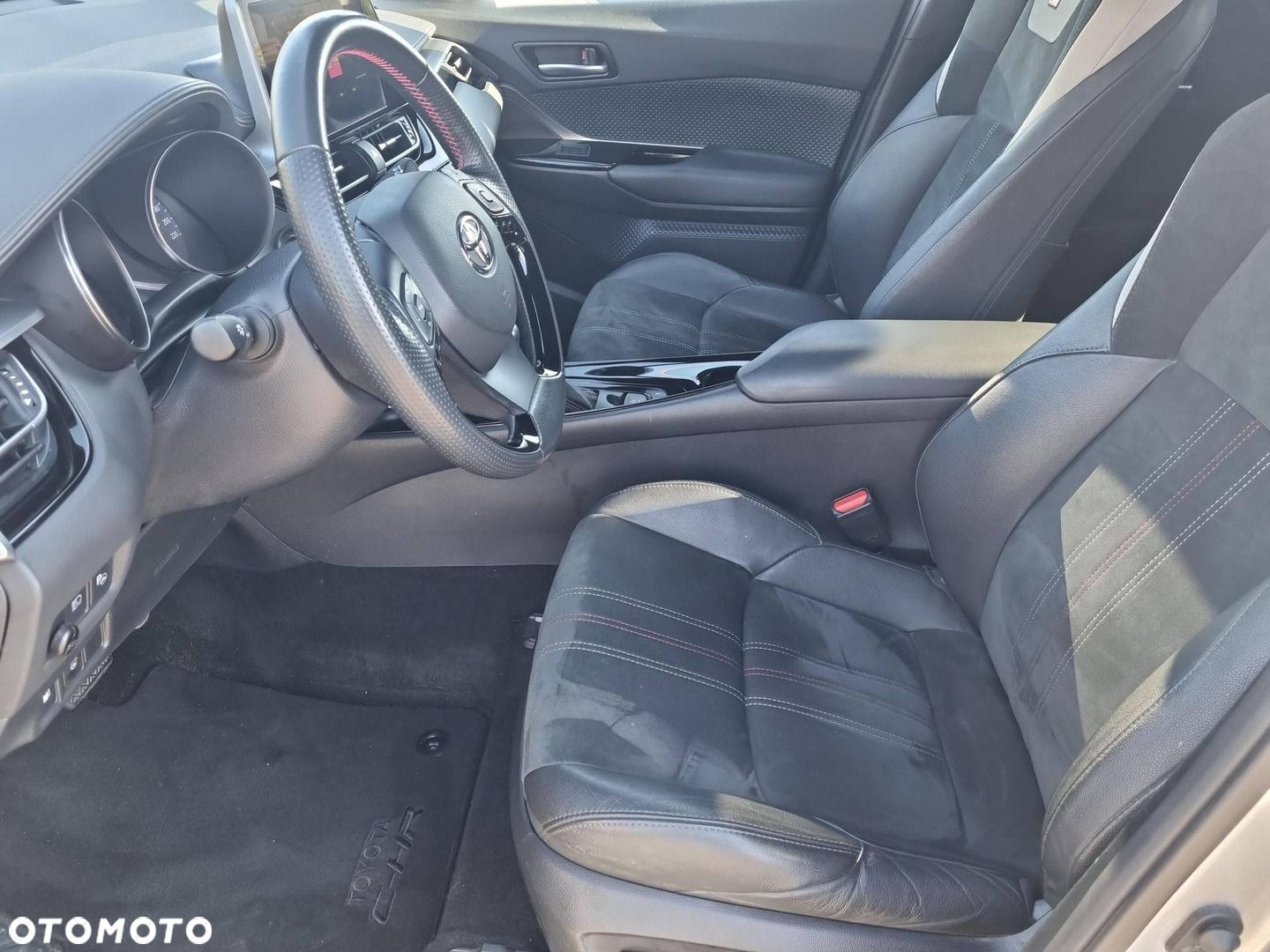 Toyota C-HR - 13
