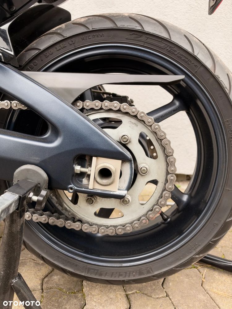 Yamaha FZ - 19