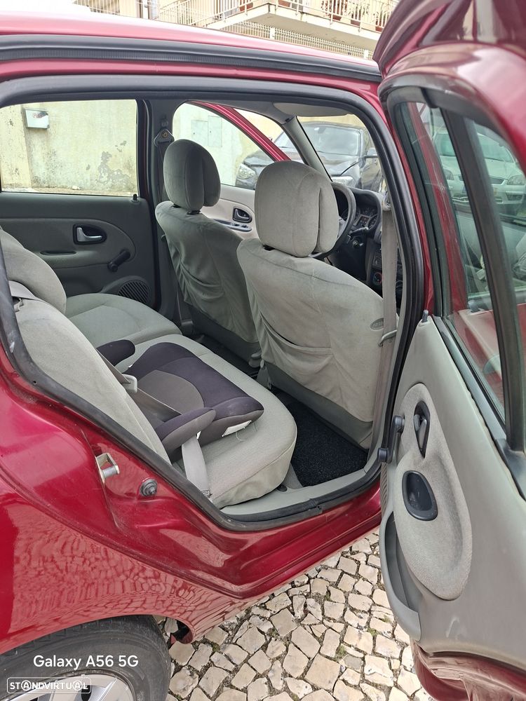 Renault Clio 1.2 16V S - 7
