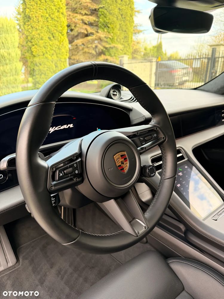 Porsche Taycan - 10