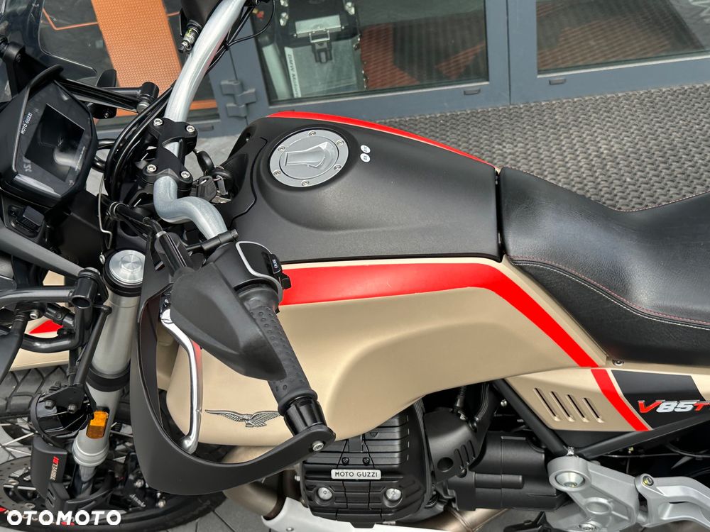 Moto Guzzi V85 - 35