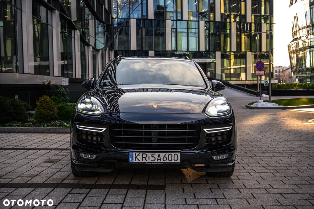 Porsche Cayenne - 8