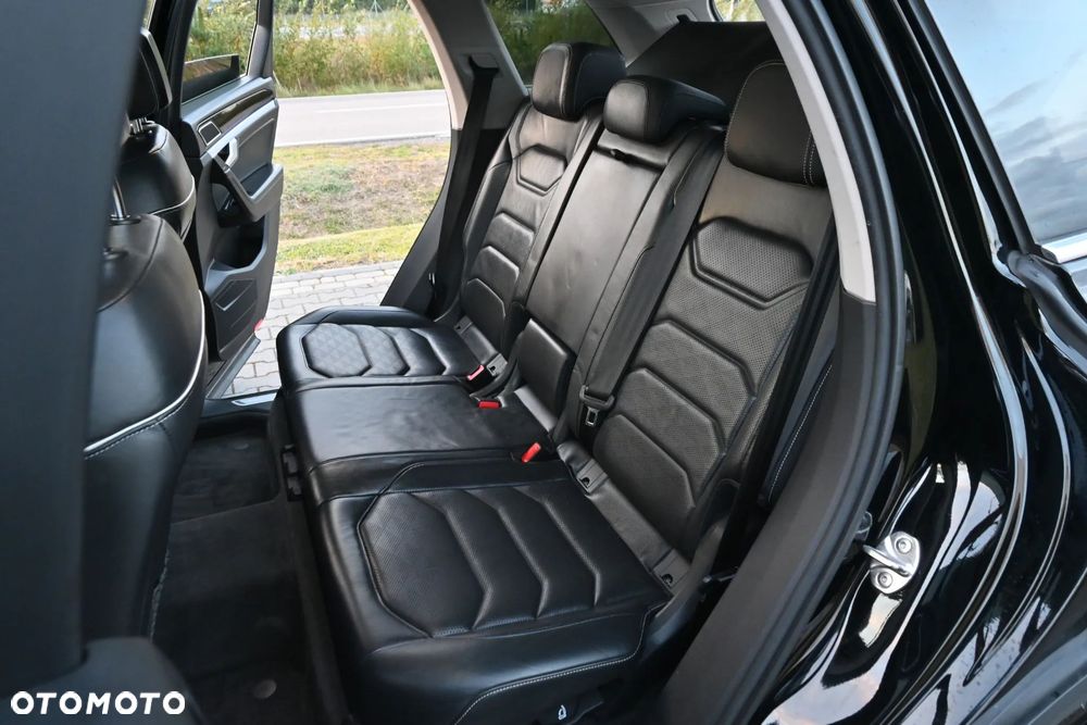 Volkswagen Touareg - 21
