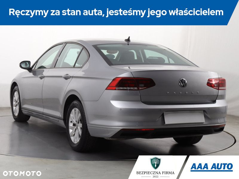 Volkswagen Passat - 5