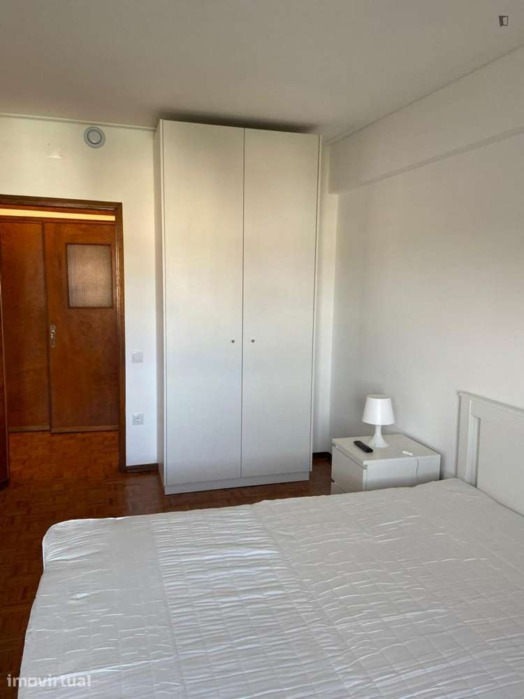 Quarto - localizado em Coimbra - Grande imagem: 4/13