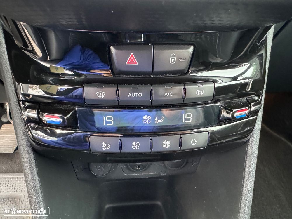 Peugeot 2008 1.4 HDi Allure - 25