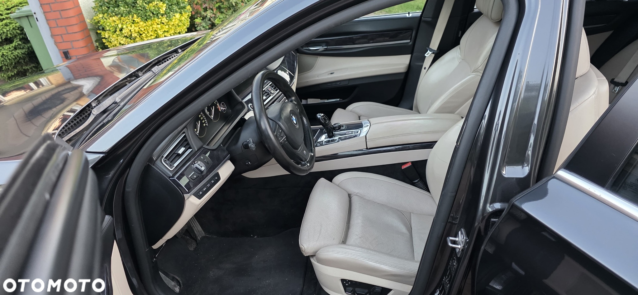 BMW Seria 7 750i xDrive - 13