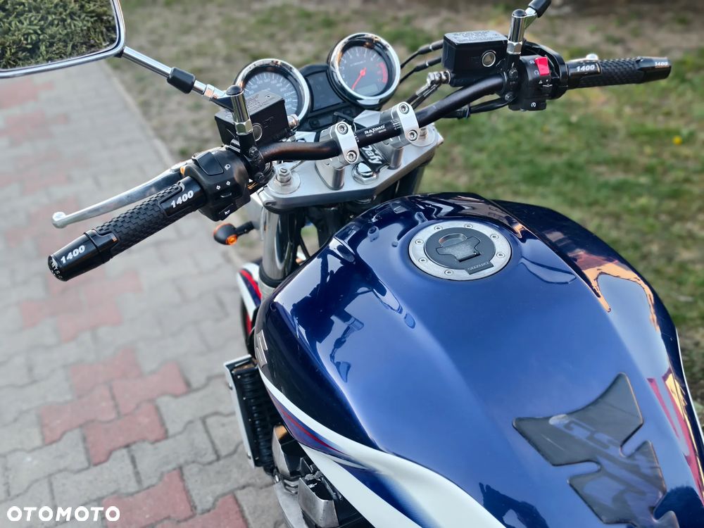 Suzuki GSX - 27