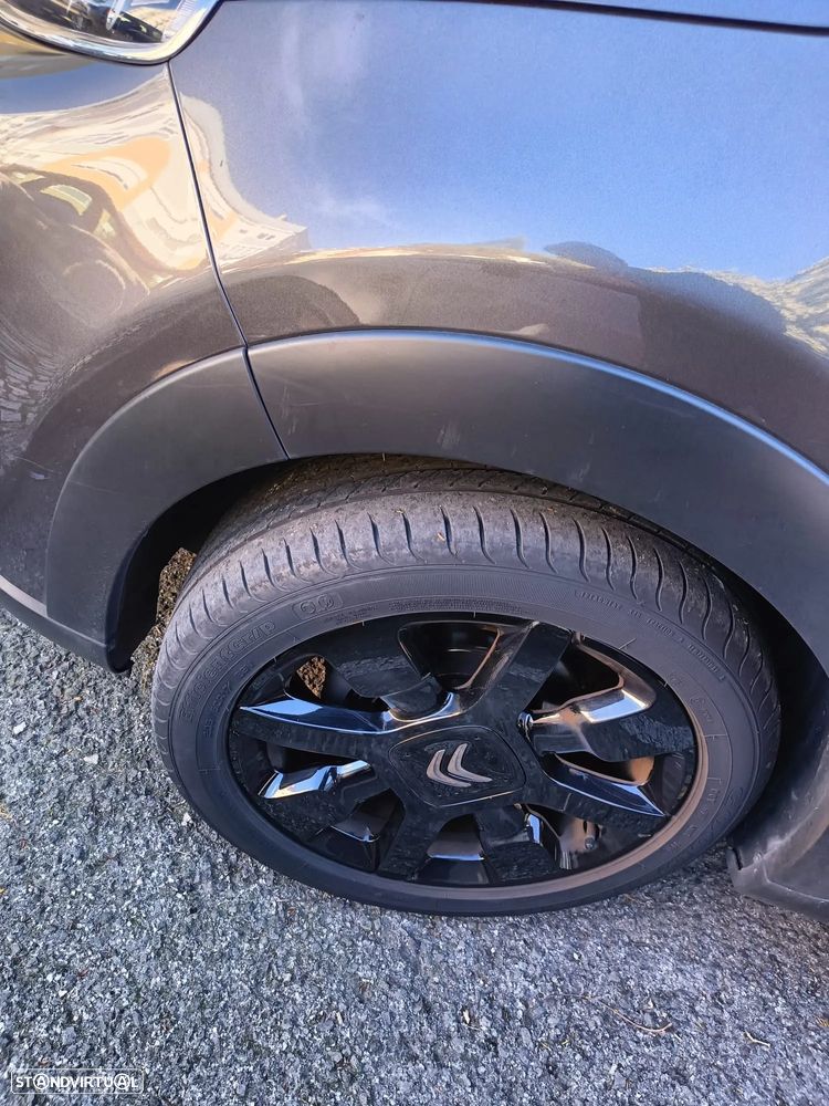 Citroën C3 1.2 PureTech Shine EAT6 - 32