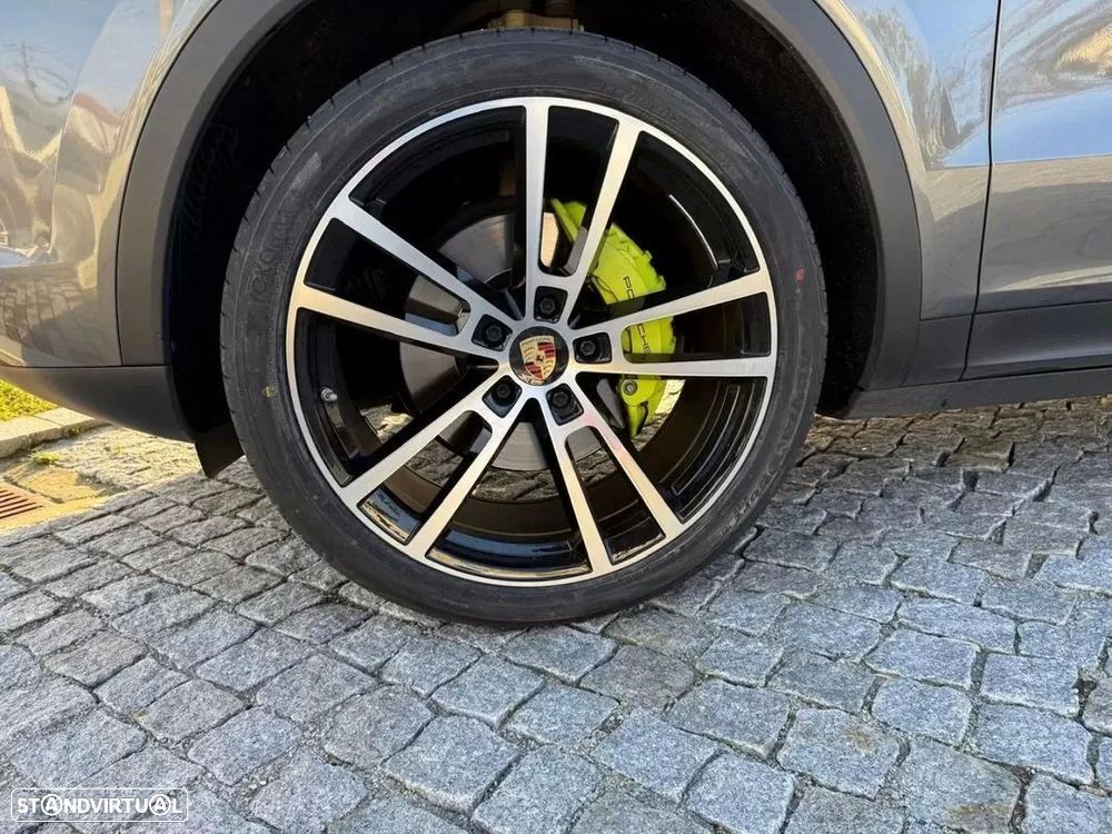 Porsche Cayenne Coupé E-Hybrid - 18