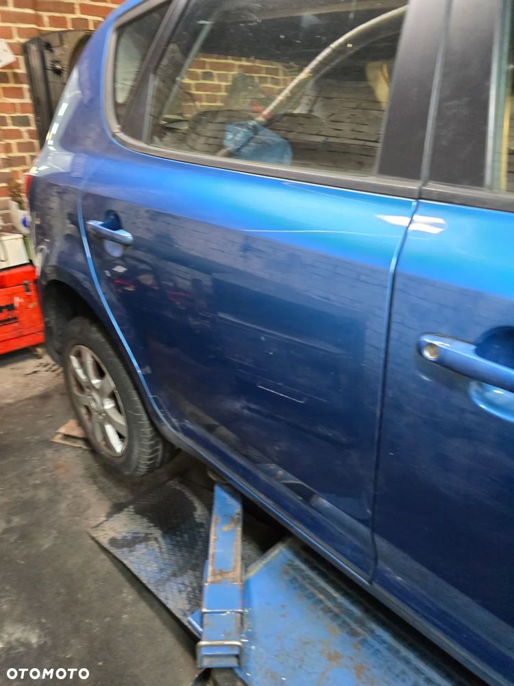 Drzwi prwy tył kia ceed lift 09-12 lift w kolorze 5B - 2