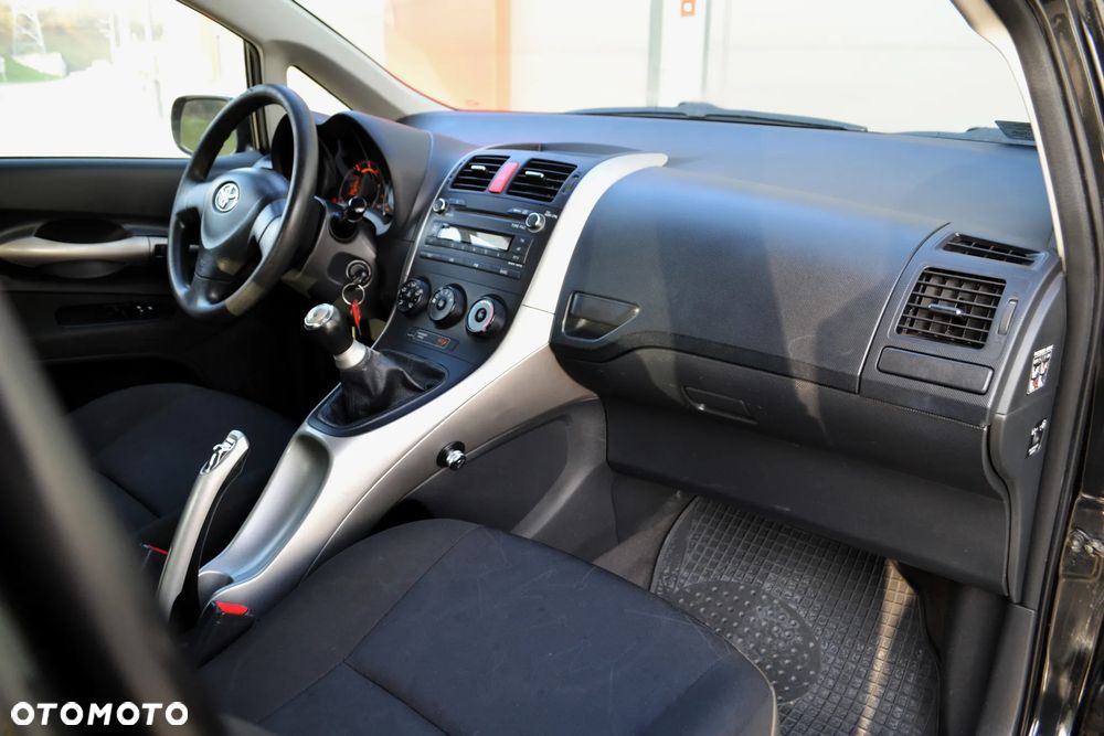 Toyota Auris 1.4 D-4D Luna - 10