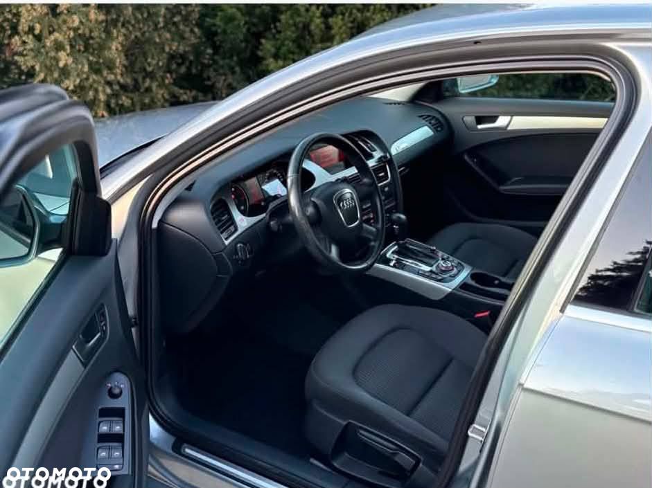 Audi A4 Limousine - 4
