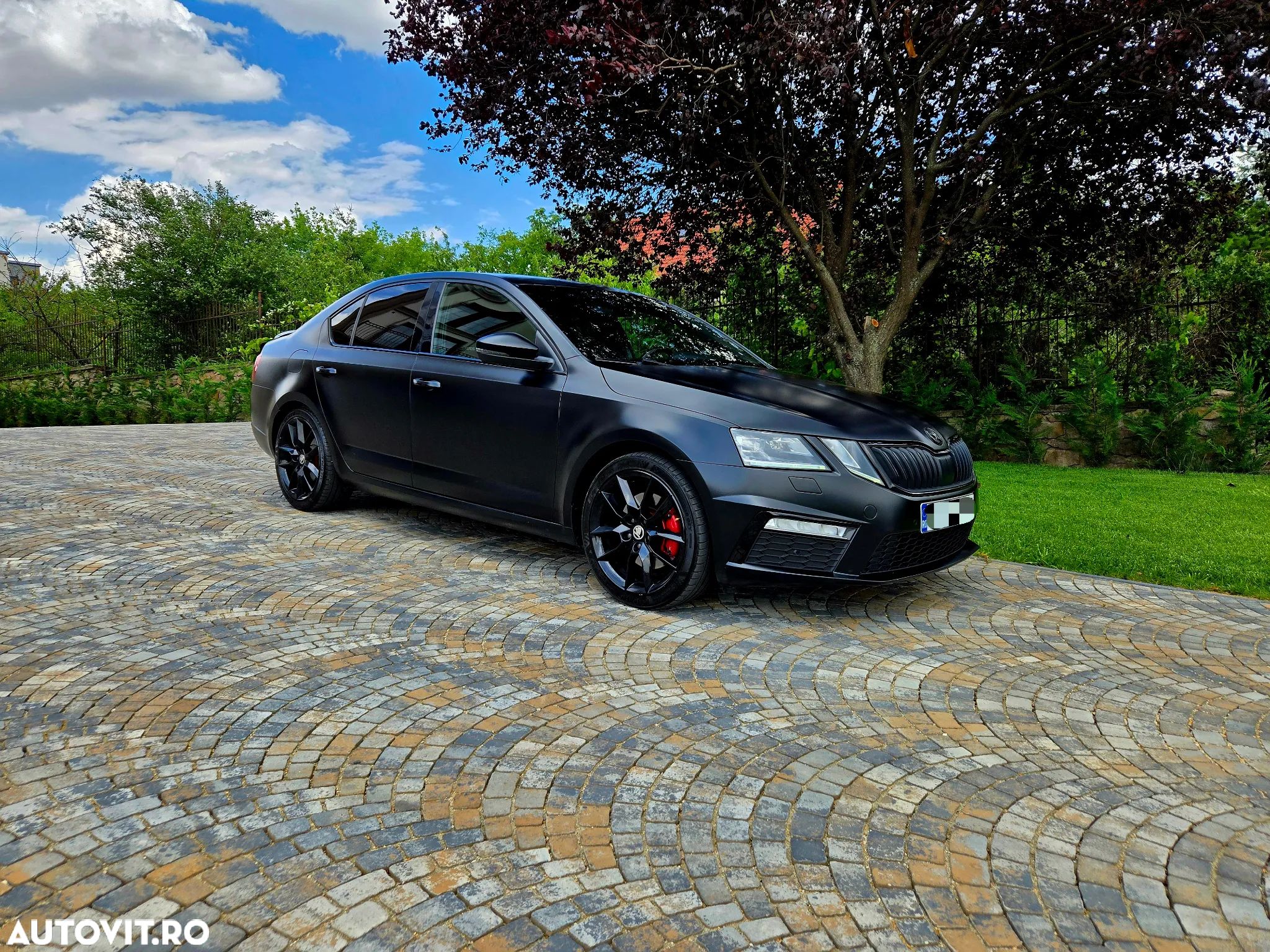 Skoda Octavia 2.0 TDI DSG RS - 1