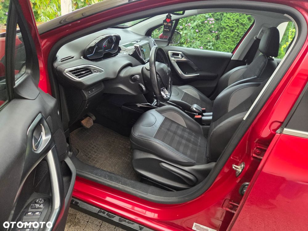 Peugeot 2008 1.2 Pure Tech Allure S&S EAT6 - 6