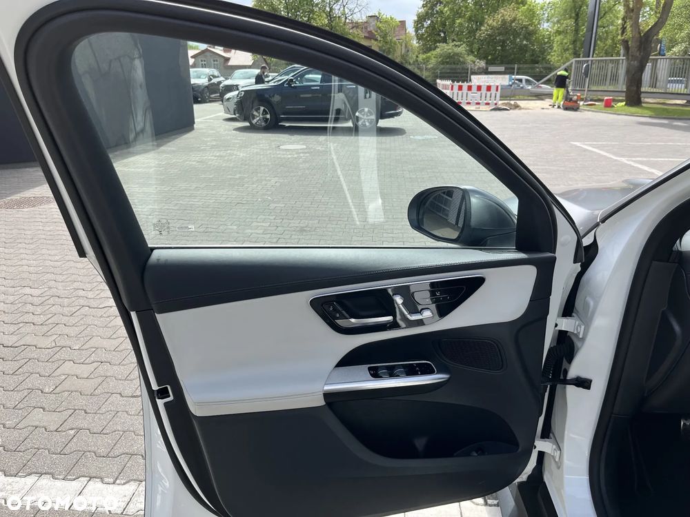 Mercedes-Benz GLC 300 de 4-Matic AMG Line - 17