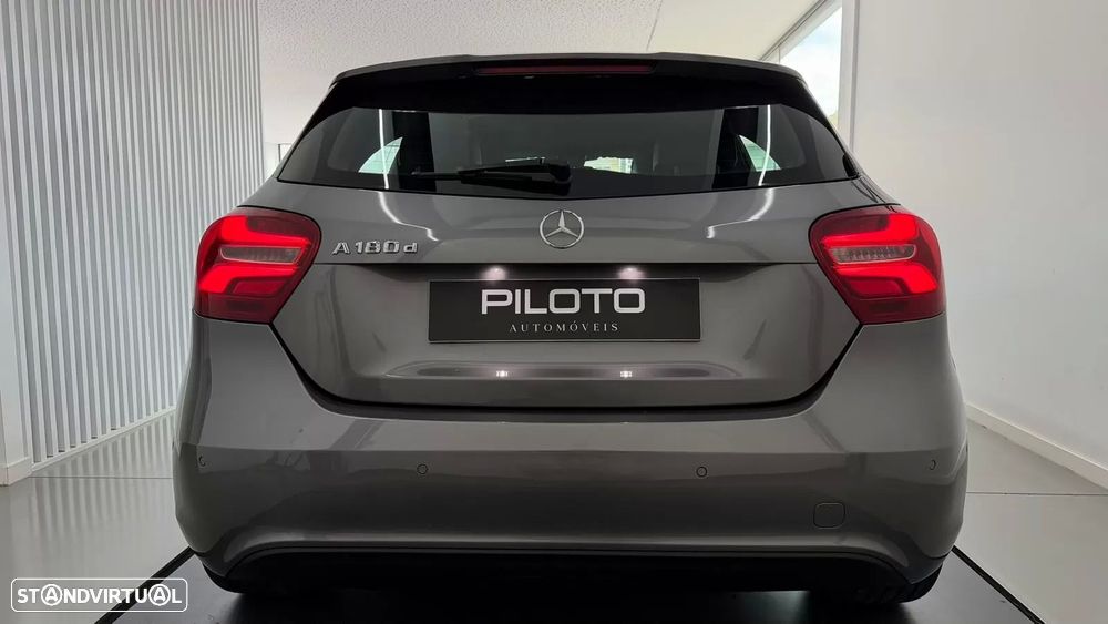 Mercedes-Benz A 180 d 7G-DCT Urban - 9