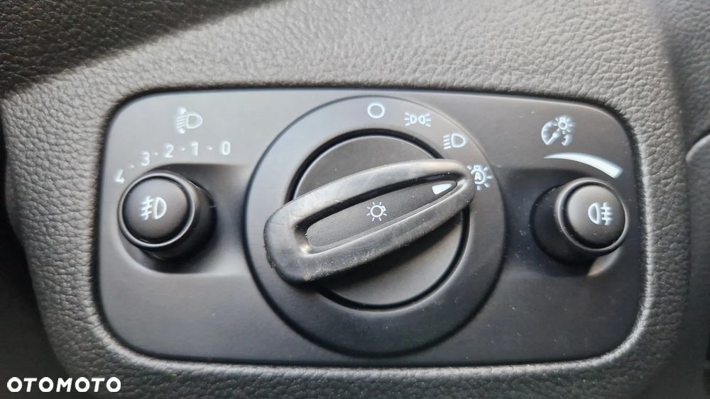 Ford Kuga 2.0 TDCi 4x4 Titanium - 25