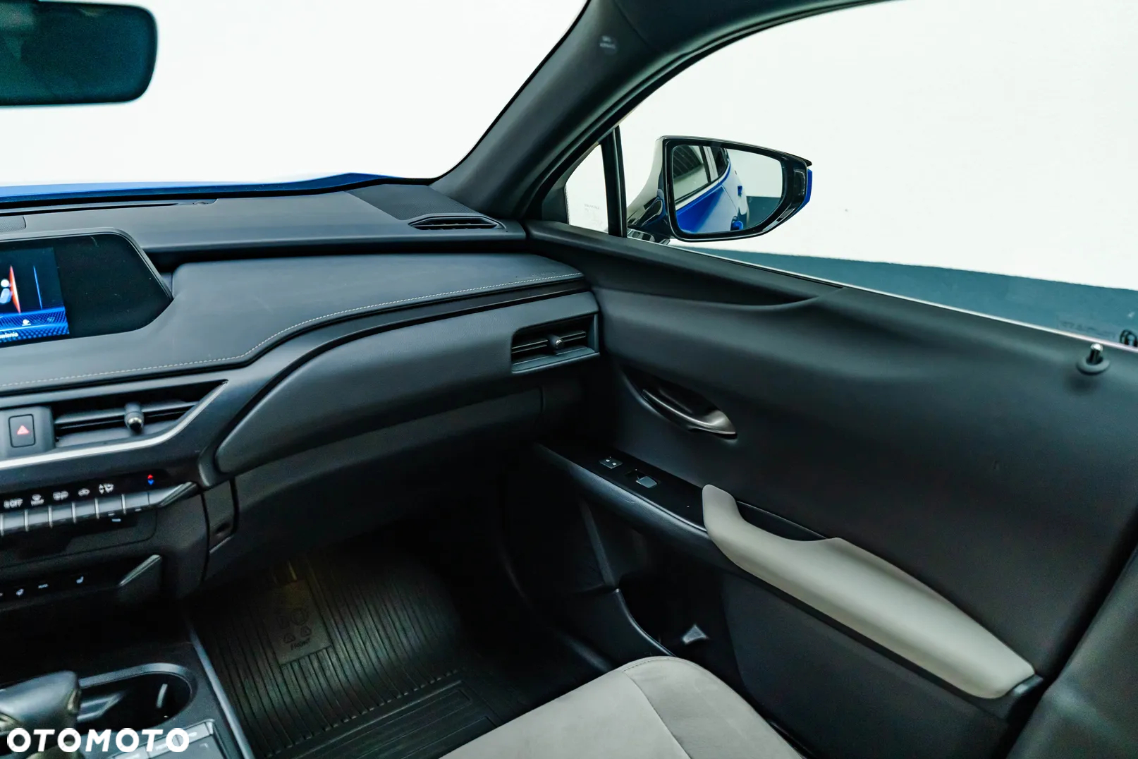 Lexus UX - 27