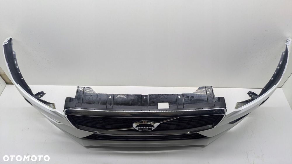 Zderzak przedni VOLVO XC60 II 2018-2021 - 9