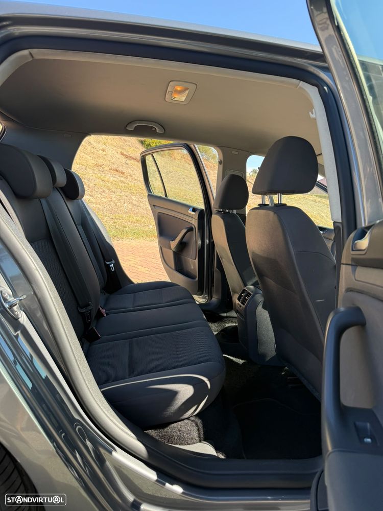VW Golf 1.9 TDi BlueM. Confortline - 11