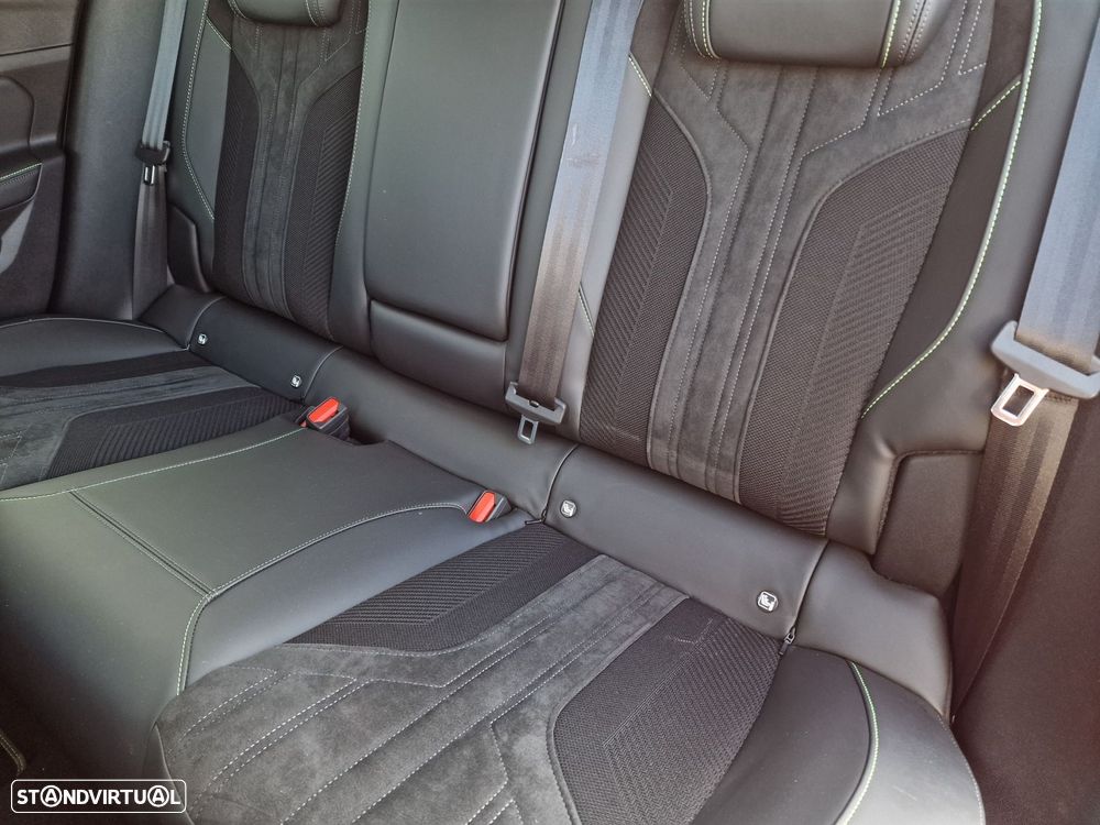 Peugeot 408 Plug-In Hybrid 225 e-EAT8 GT - 16