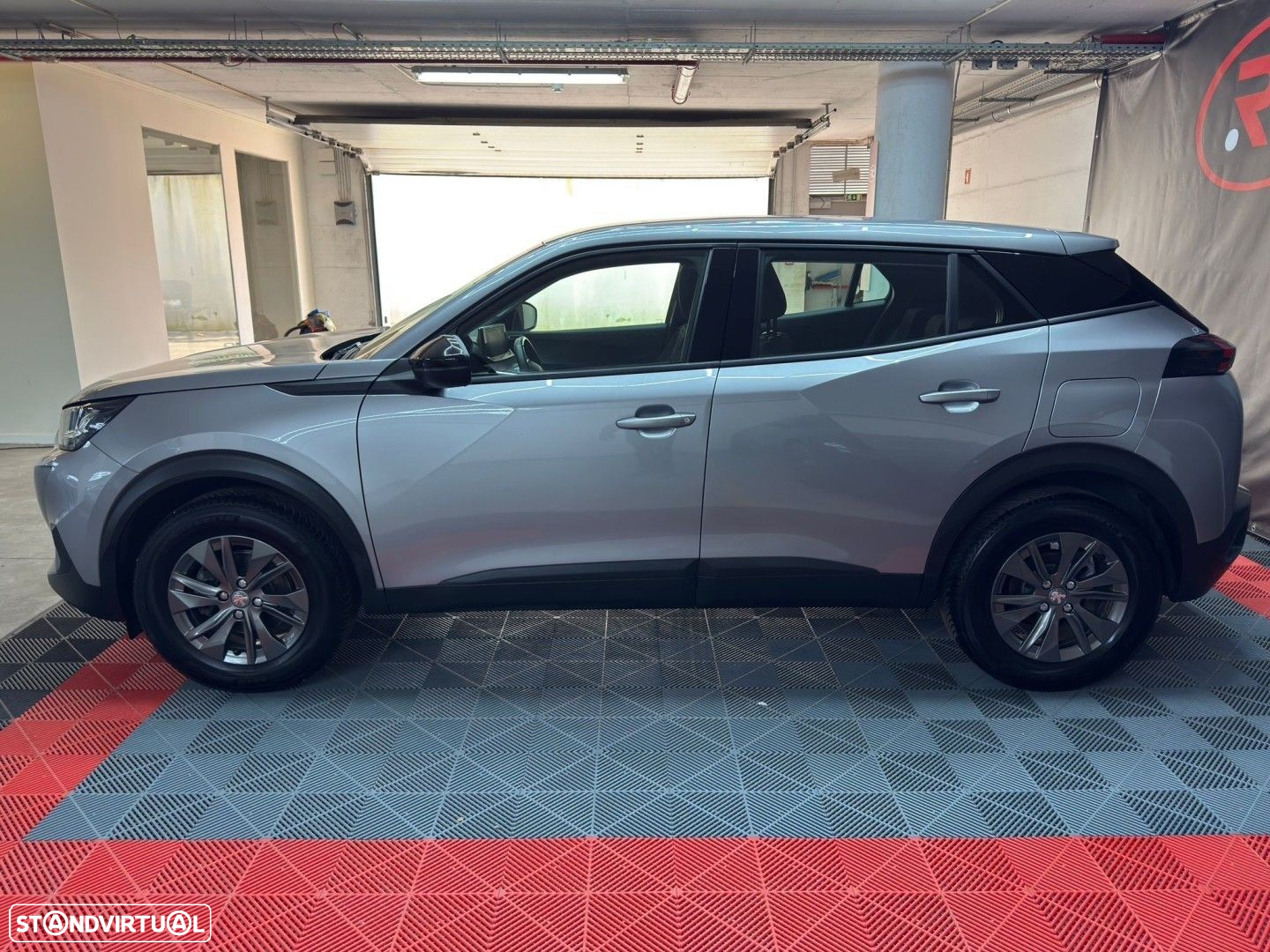 Peugeot 2008 1.2 PureTech Active Pack EAT8 - 4