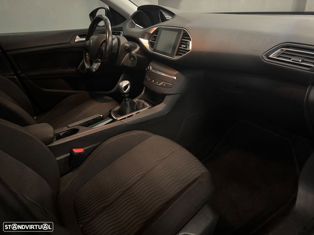 Peugeot 308 1.6 e-HDi Active J17 - 10