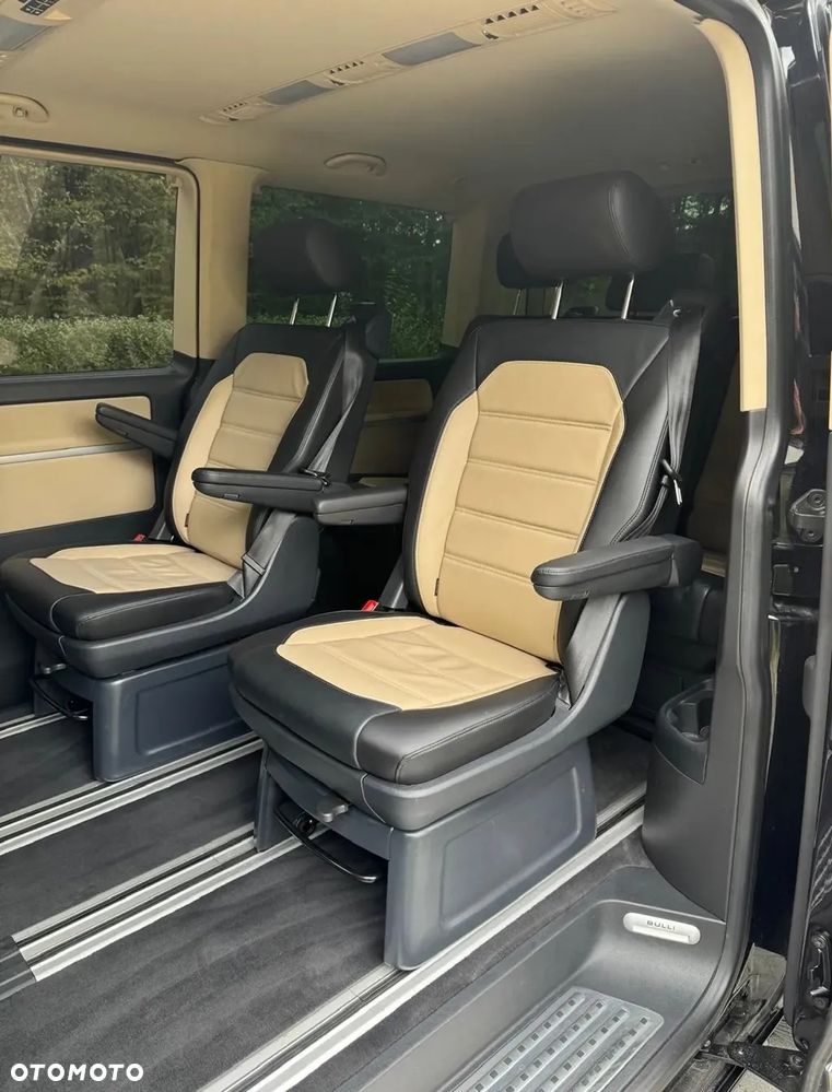 Volkswagen Multivan - 17