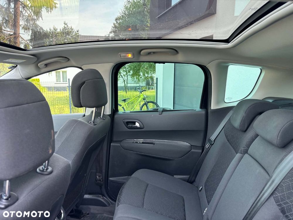 Peugeot 3008 1.6 HDi Active - 8