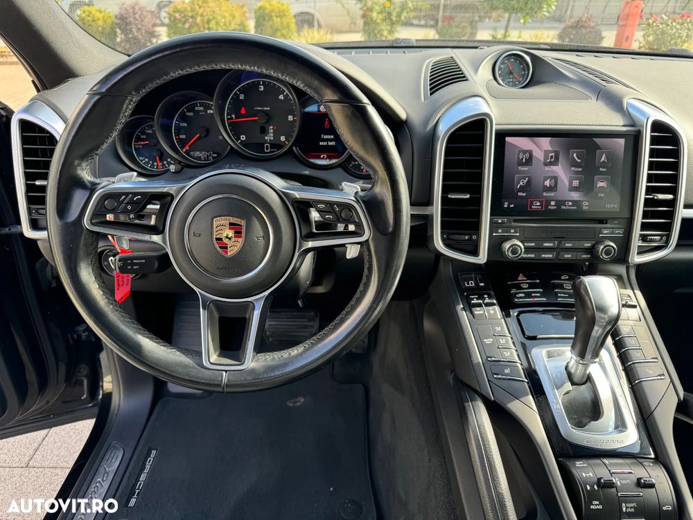 Porsche Cayenne 3.0 L - 14
