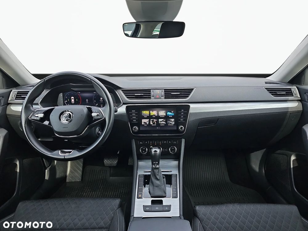 Skoda Superb 2.0 TDI SCR Ambition DSG - 9
