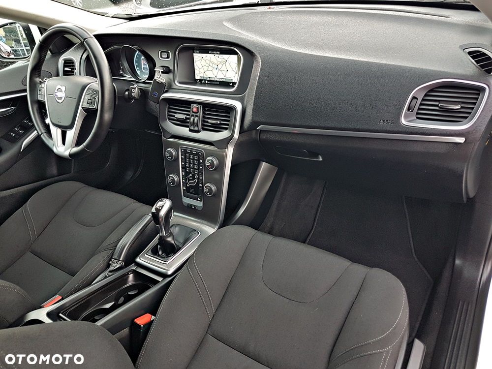 Volvo V40 T2 Drive-E Momentum - 23