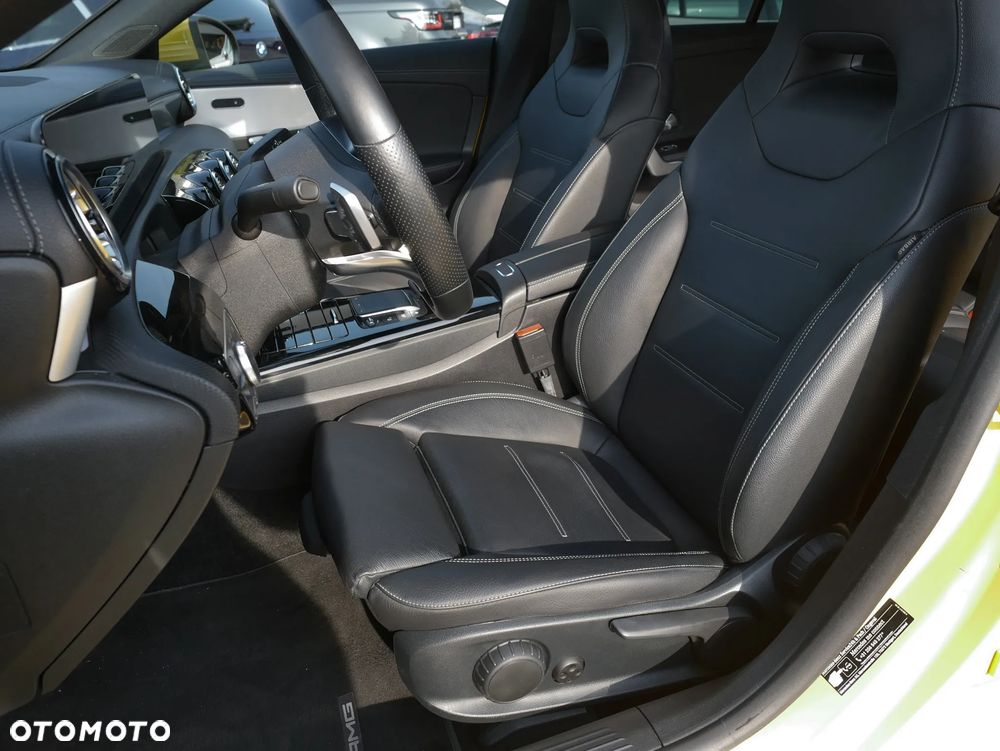Mercedes-Benz CLA 250 e 8G-DCT AMG Line - 25