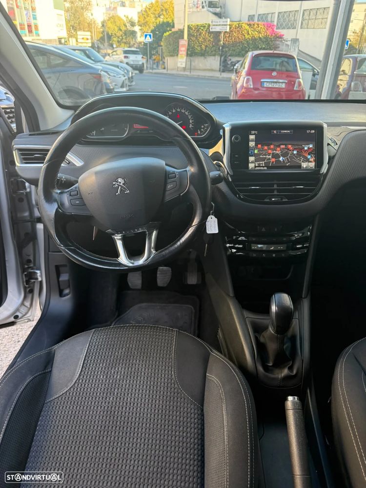 Peugeot 208 2016 photo 5