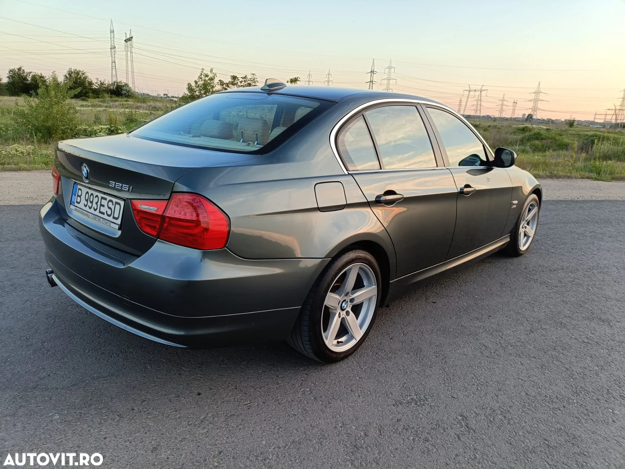 BMW Seria 3 325i - 11